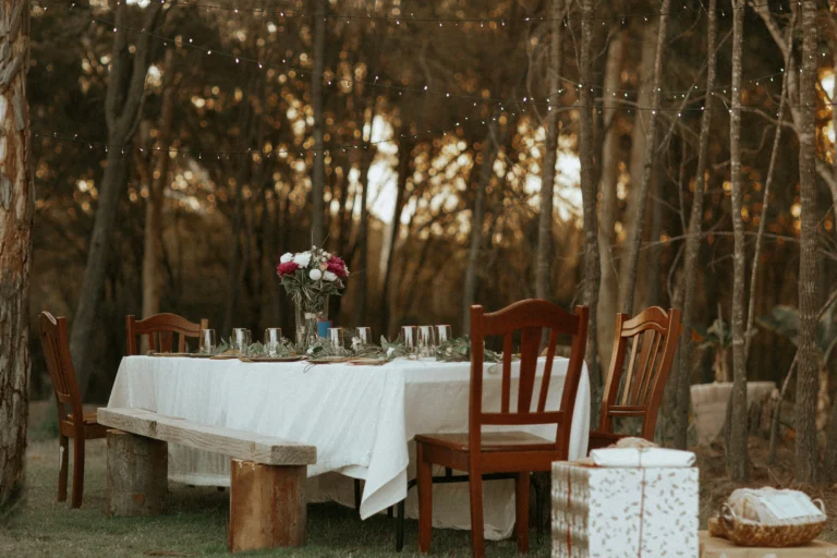 Table runners on a dining table